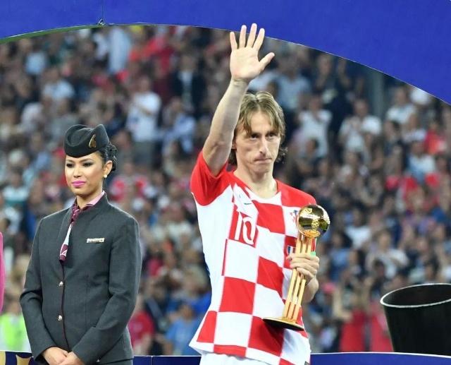 马赛反击犀利成为法甲黑马（马赛凭凌厉反击跃升为法甲黑马）