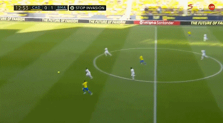 孤立无援？伊萨克上半场仅触球11次传球4次，没有射门（伊萨克上半场受限：仅11次触球、4次传球，零射门）