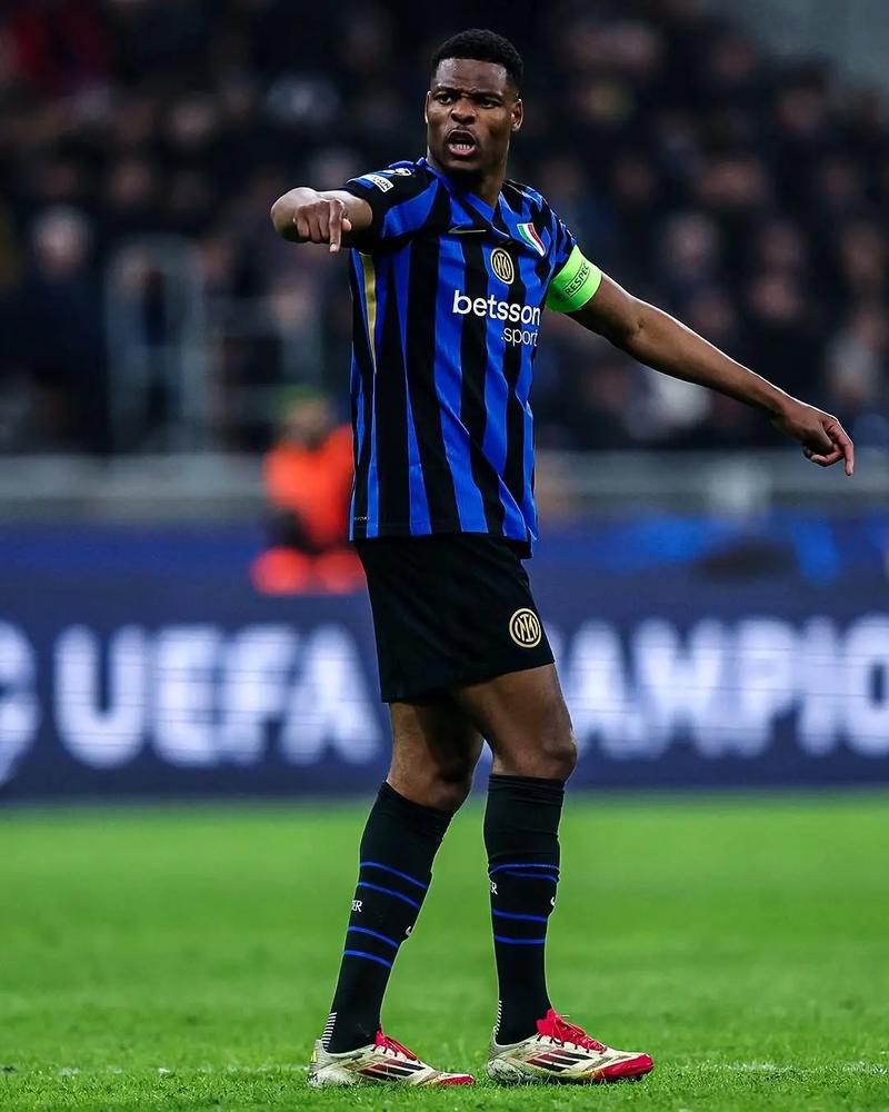 又进球！卡尔全场数据：5射3正进1球，送出3次关键传球