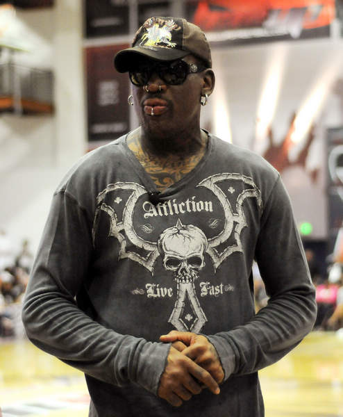 英超：曼联客场2-1击败莱斯特城（英超：曼联客场2比1力克莱斯特城）